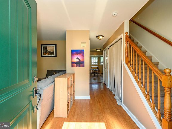 3rd image of 136 Tulip St
