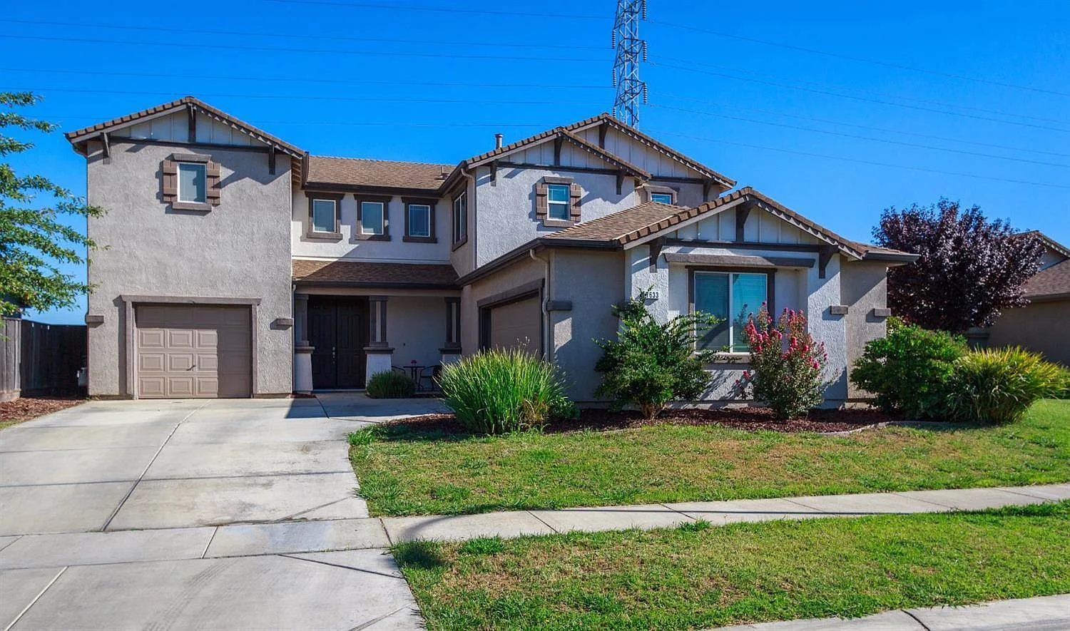 1633 Chateau Dr photo 1