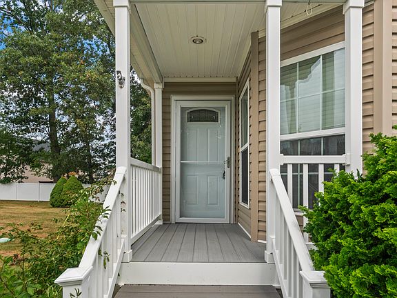 2nd image of 16 Aspen Way