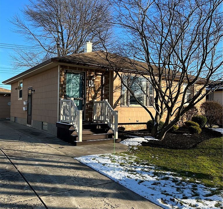 1st image of 87 Colette Ave