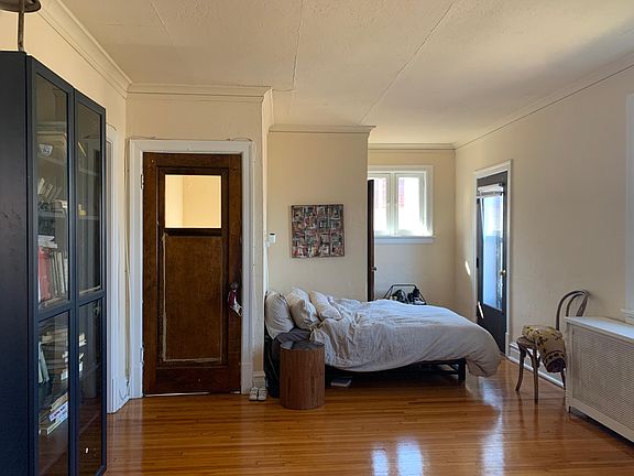4th image of 7148 Dartmouth Ave
