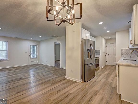 5th image of 2024 Collier Cir W