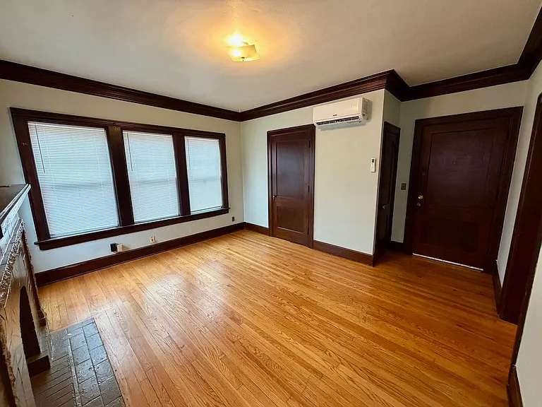 300 S Barker Ave — Photo 4