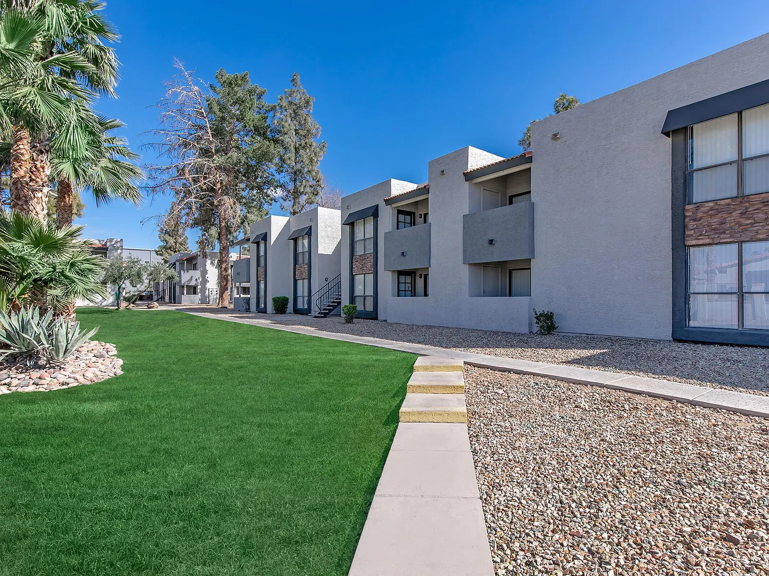 Park Terrace Apartments — Photo 1