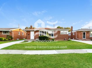 17928 Winsome Rd, Fraser, MI 48026