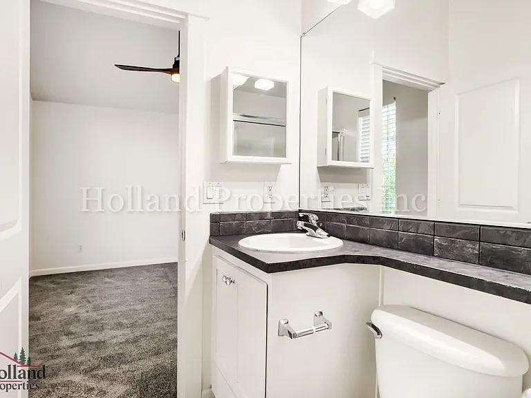 16028 SW Gage Ln — Photo 16