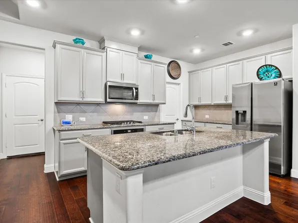 329 Baker Dr, Plano, TX 75074