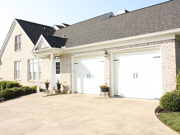2nd image of 429 Oak Chase Blvd