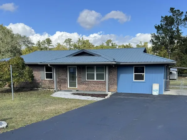 8126 Adams St, Sneads, FL 32460
