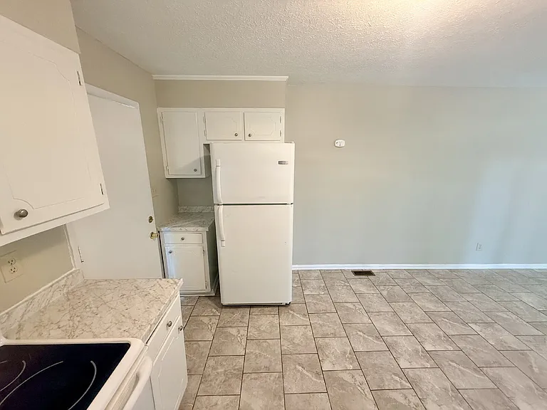739 Ashbrook Rd — Photo 6