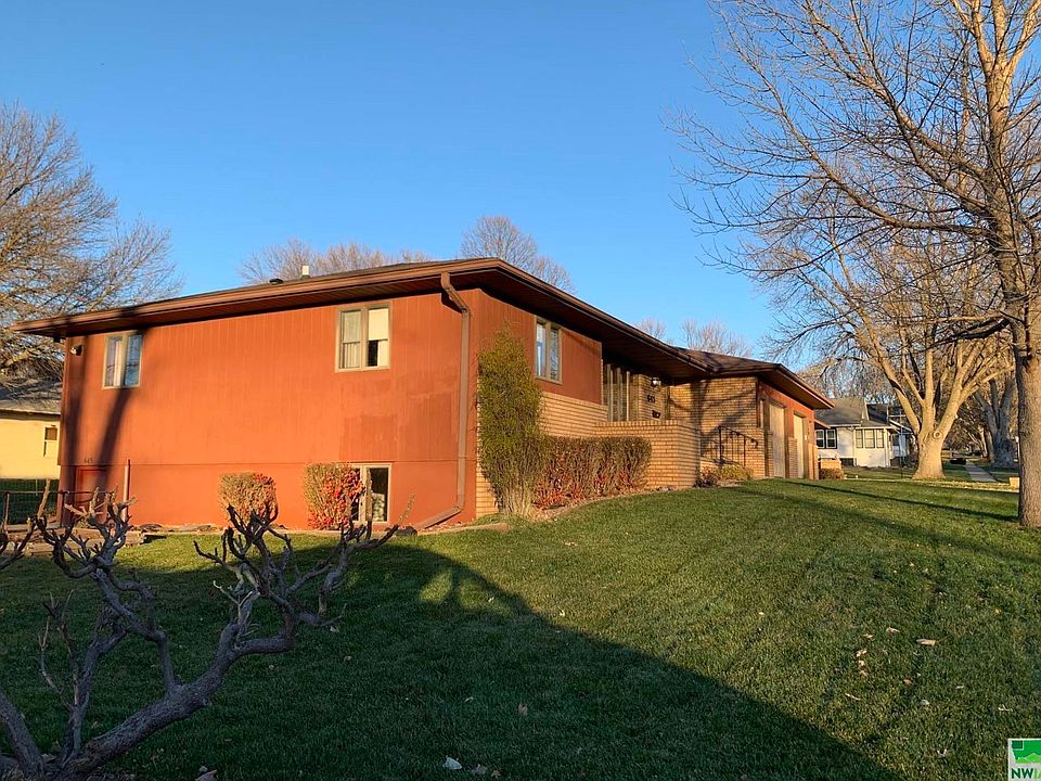 645 1st St SE 2, Le Mars, IA 51031 Zillow