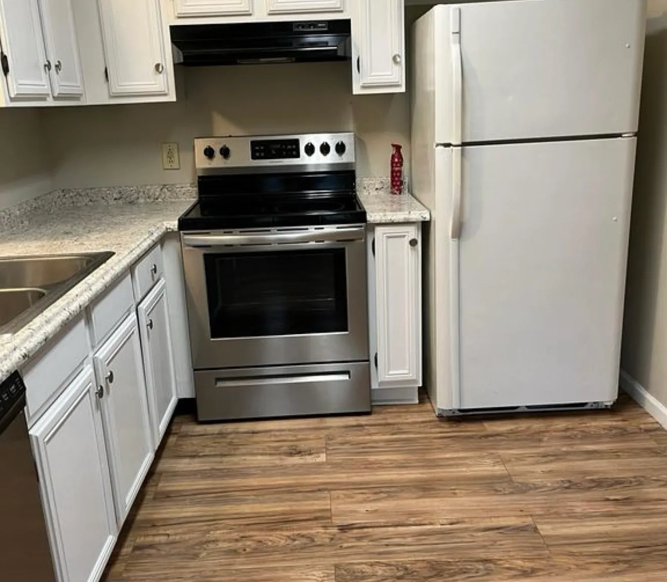 2 bed, 884 sqft, $1,300 — Photo 3