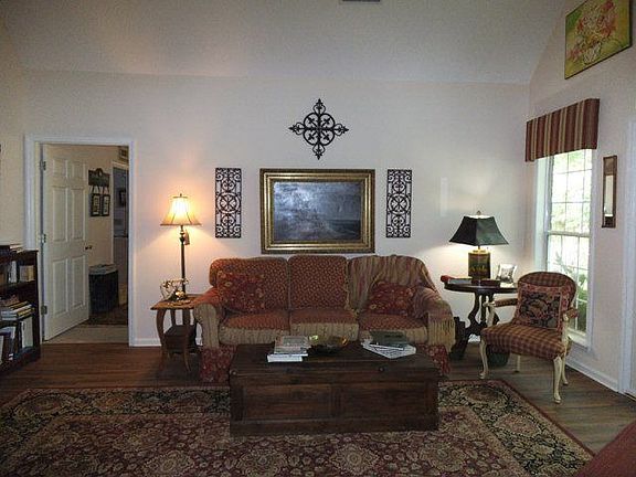 3rd image of 3102 Wild Oaks Cir