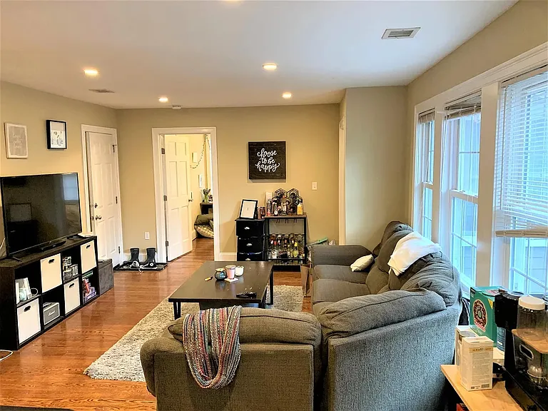 9 Hathaway St #2 — Photo 8