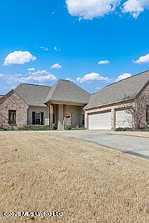 1st image of 204 Stone Creek Dr
