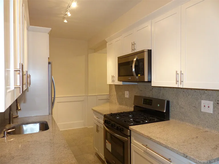 222 7th St #2C — Photo 7