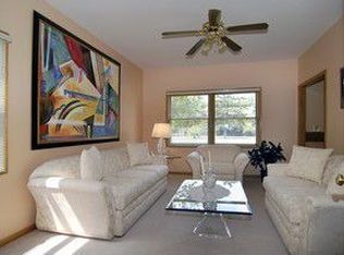 1283 Locust Dr, Dundee, IL 60118