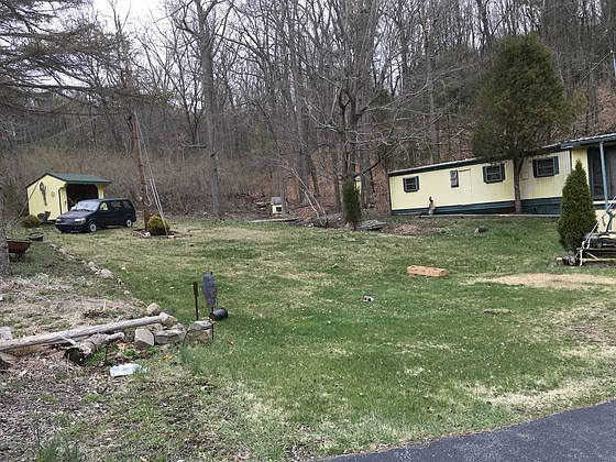 2nd image of 1071 Dinkey Rd