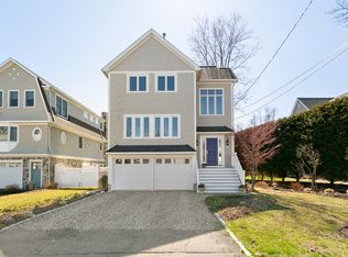 738 Rowland Rd, Fairfield, CT 06824