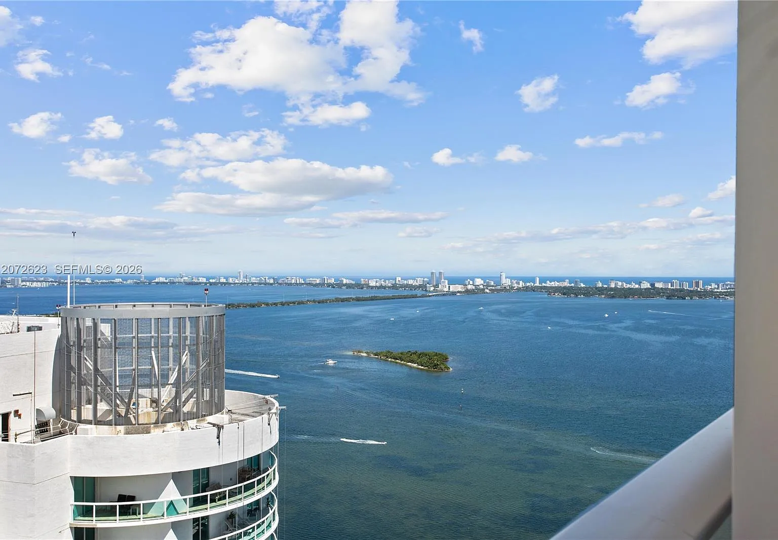 Aria On The Bay Condo — Photo 2