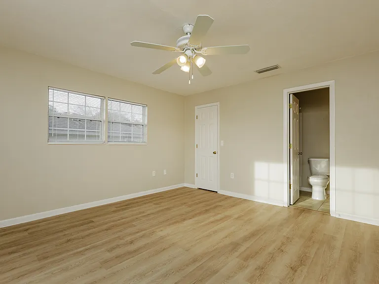 6367 NW 109th Pl — Photo 12