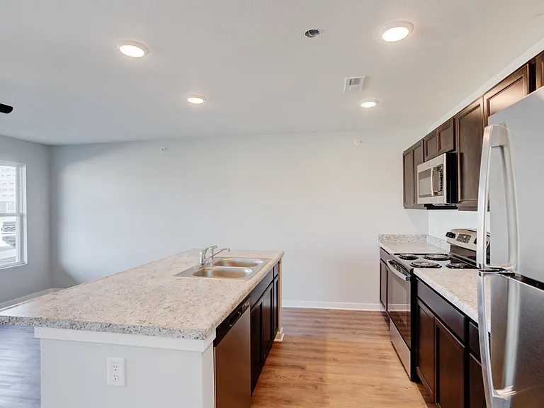 Cypress Point Apartments — Photo 37