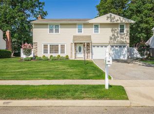 76 Bobann Dr, Nesconset, NY 11767