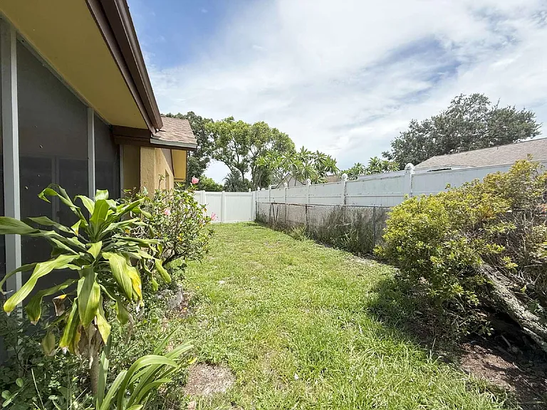 7702 Ivory Ter — Photo 24