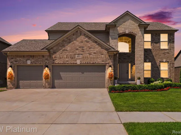 24515 Brookshire Dr, Macomb, MI 48042