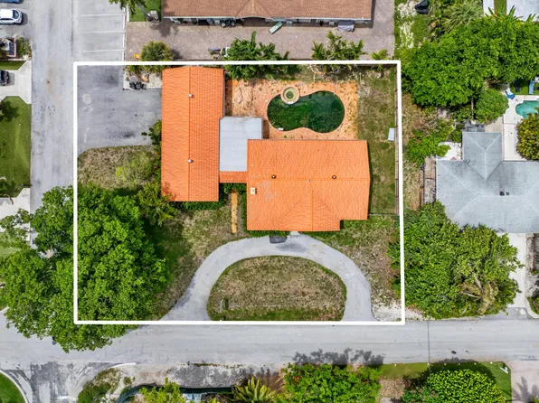 801 Bond Way, Delray Beach, FL 33483
