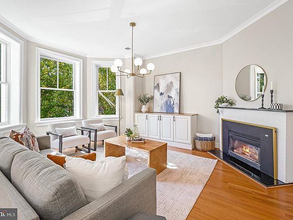 5th image of 504 G St NE APT 2