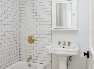 6202 Carleton Ave S APT 6, Seattle, WA 98108