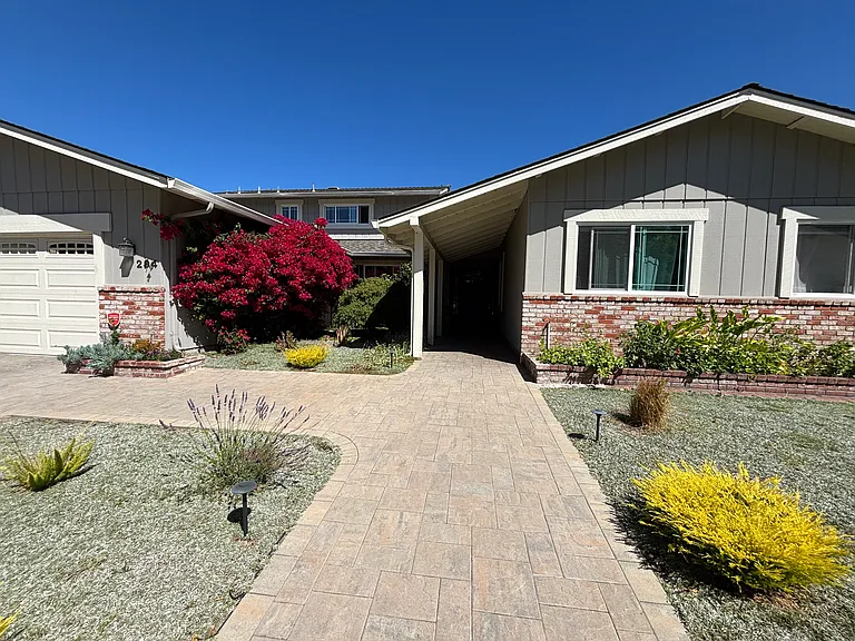 294 Albert Dr — Photo 2