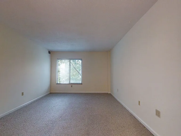 325 Franklin St #408 — Photo 7