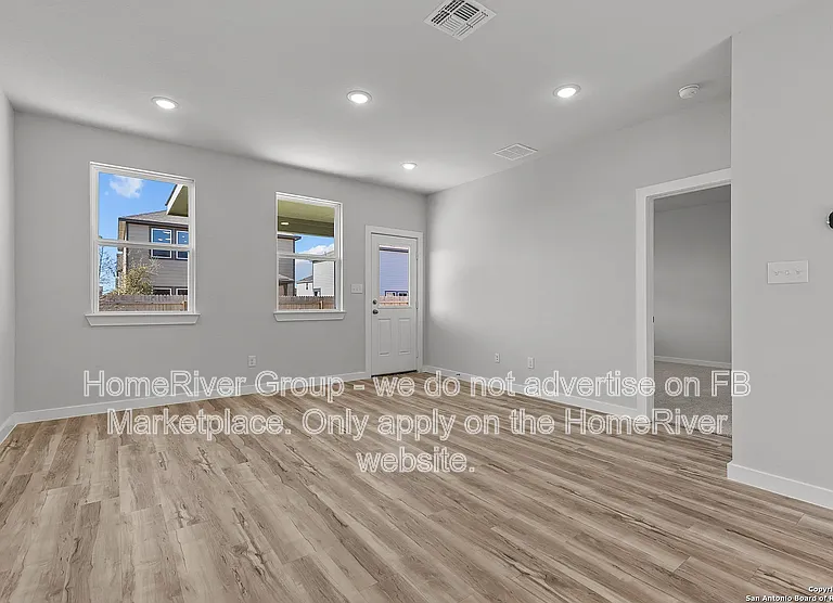 2540 Solon Ln — Photo 15
