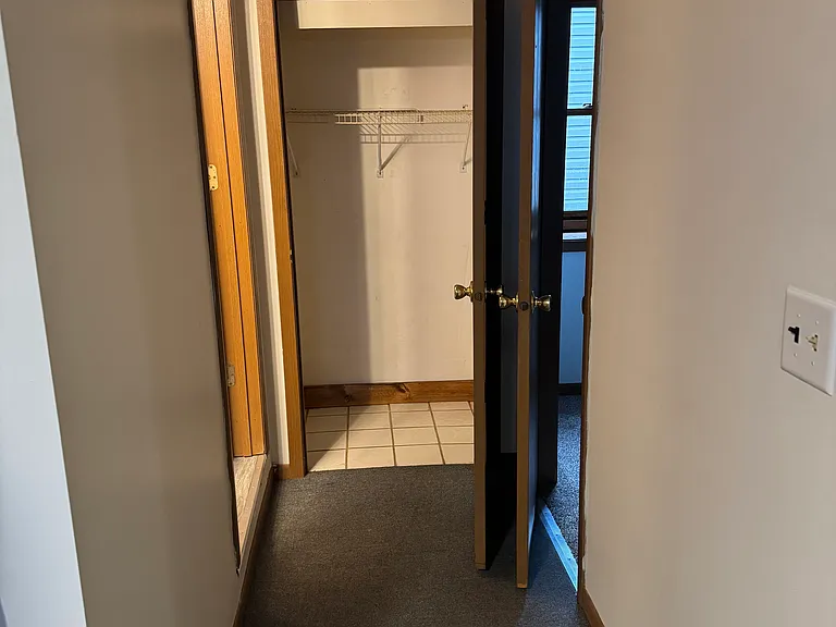 101 W Hennepin St #3 — Photo 7