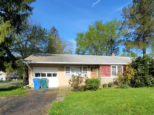 570 Circular Ave, Hamden, CT 06514