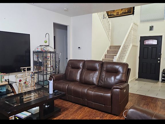 4th image of 1108 Winston Dr