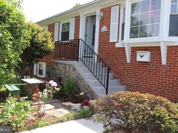 7824 Garner Dr, Manassas, VA 20109