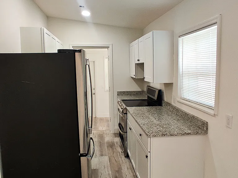 5500 Balboa Dr — Photo 6
