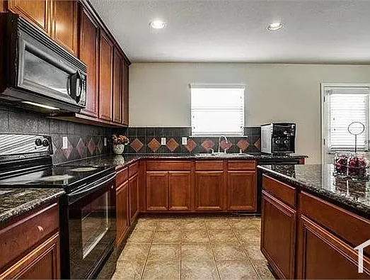1601 Lionheart Dr — Photo 12