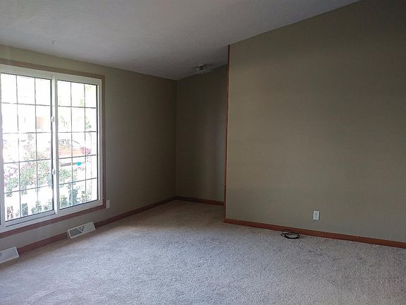 3rd image of 900 Merrily Dr
