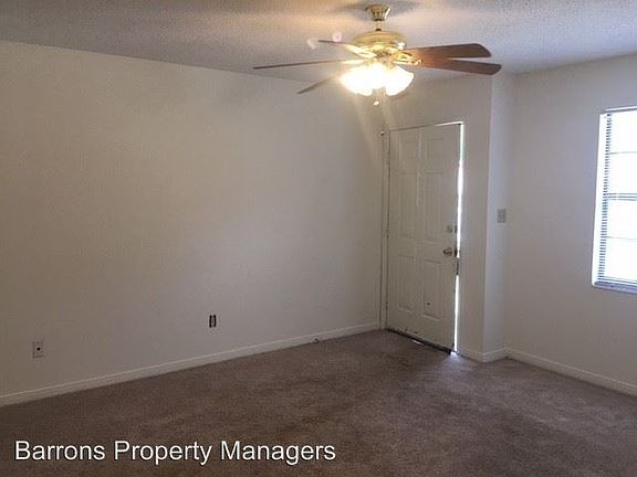 2nd image of 2789 Villa Woods Cir