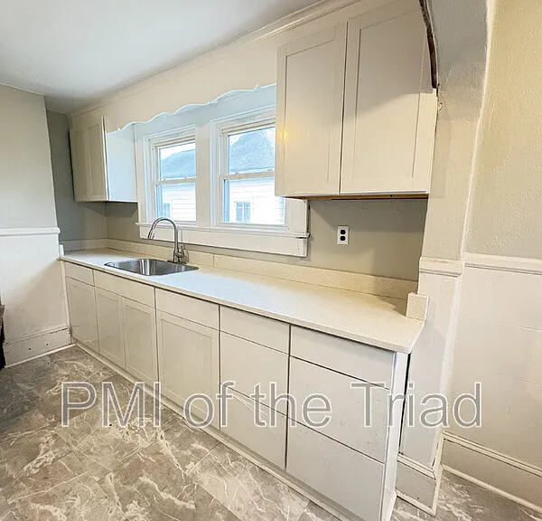 1110 Adams St — Photo 17
