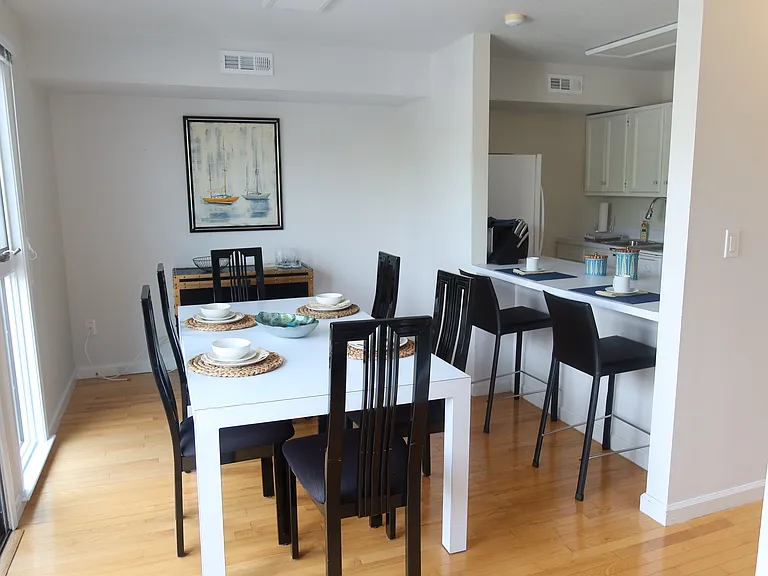 305 Swans Wharf Row — Photo 11