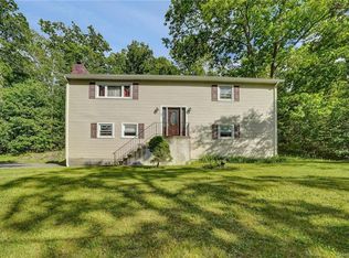 35 Arcadian Trl, Monroe, NY 10950