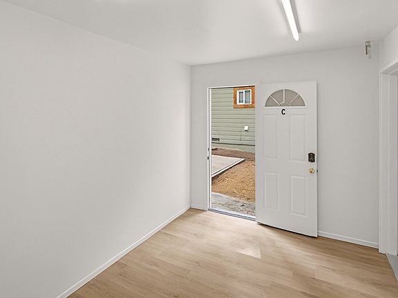5th image of 545 W Big Bear Blvd Unit 3