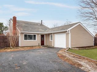 38 Mercury Ave, East Patchogue, NY 11772