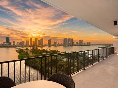 1000 Venetian Way APT 1304, Miami Beach, FL, 33139