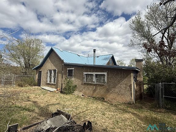 2nd image of 8 Mullins Dr